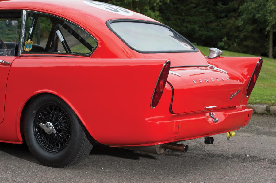 Детали экстерьера Sunbeam Alpine Coupe NART by Harrington (Series II) 1961 года  (фото 12 из 18)